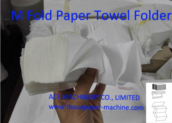 Toalla de papel del doblez de M que hace la máquina